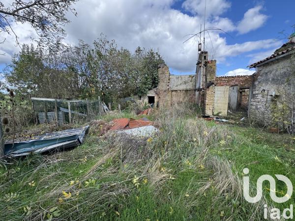 Maison de village 3 pièces de 440 m² à Mervent (85200)