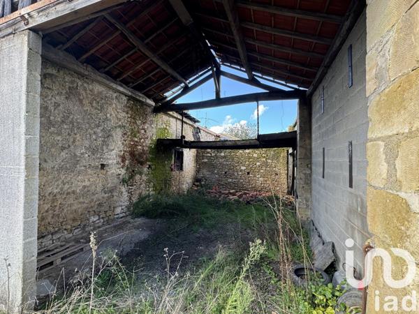 Maison de village 3 pièces de 440 m² à Mervent (85200)