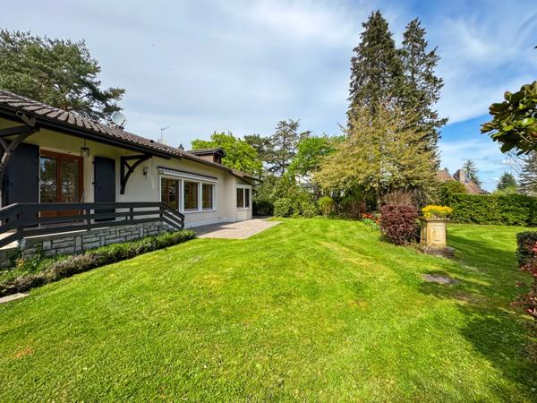 Maison à vendre 5 pièces PREVESSIN MOENS (01) sur un terrain de 2800m2 avec possibilité de division parcellaire