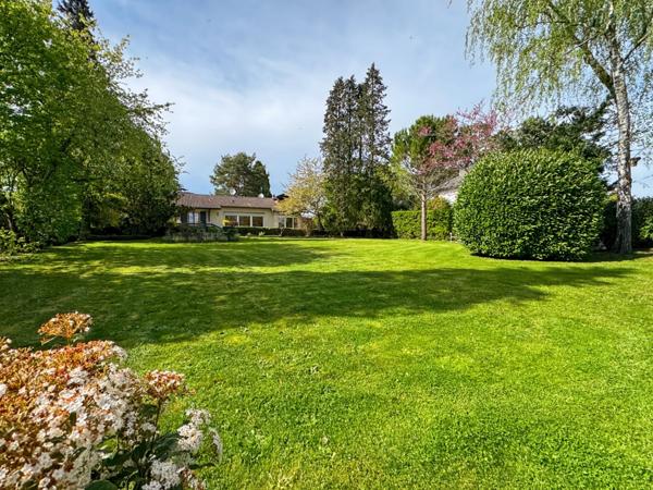 Maison à vendre 5 pièces PREVESSIN MOENS (01) sur un terrain de 2800m2 avec possibilité de division parcellaire