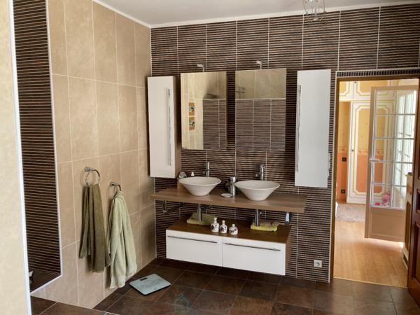 Villa située dans un secteur verdoyant très recherché