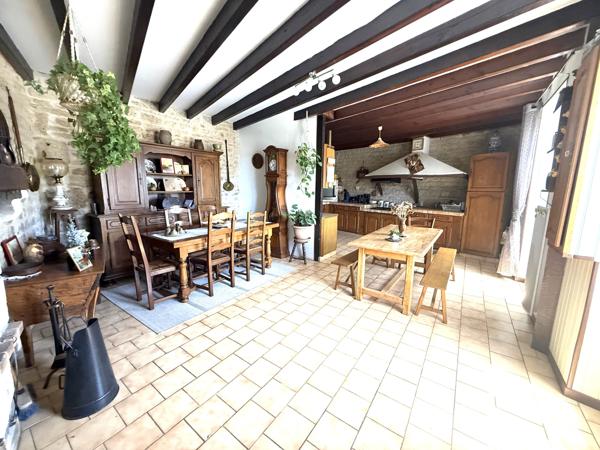Maison
         5 pièces
        - 150 m² Exclusivité 114 900 € *