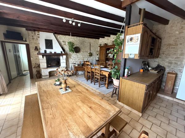 Maison
         5 pièces
        - 150 m² Exclusivité 114 900 € *