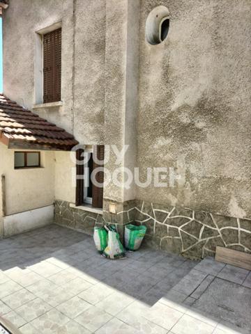 Maison Feyzin 7 pièce(s) 142.95 m2 jardin et dépendances