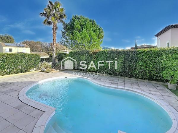 T5  piscine , les Solans dans lotissement sécurisé