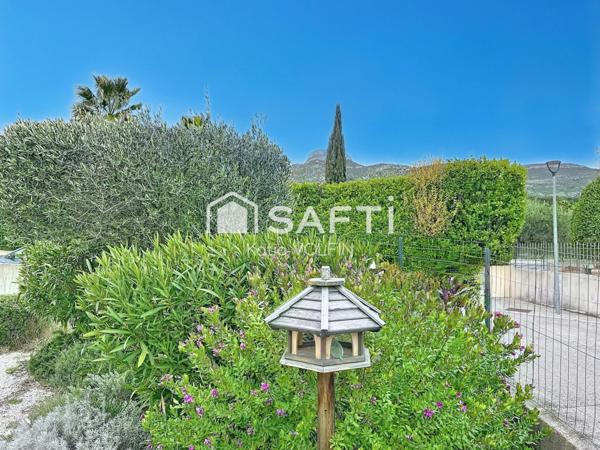 T5  piscine , les Solans dans lotissement sécurisé