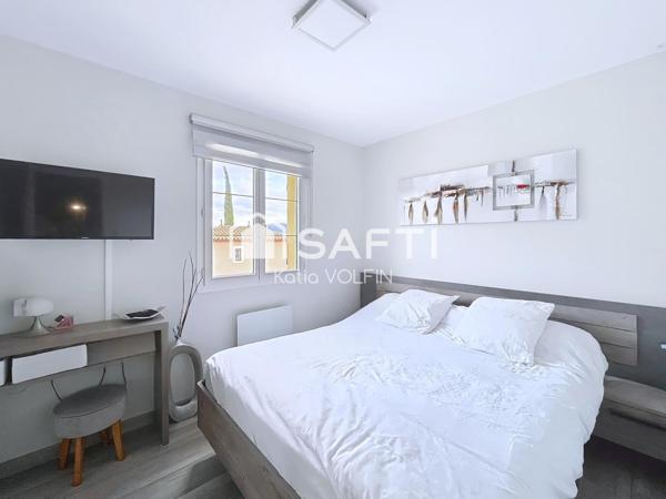 T5  piscine , les Solans dans lotissement sécurisé