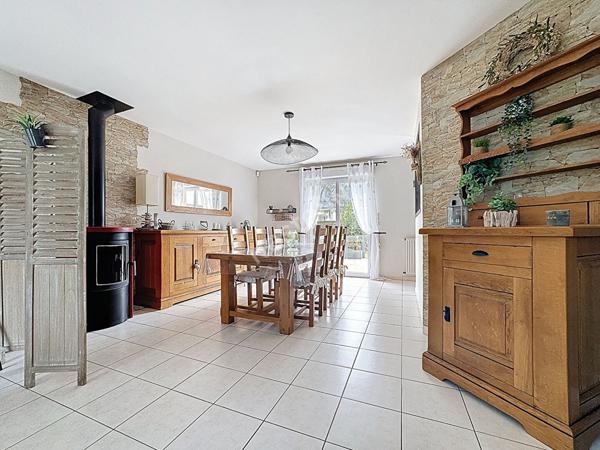 Maison familiale à vendre à Ancenis - 4 chambres, jardin et garage.