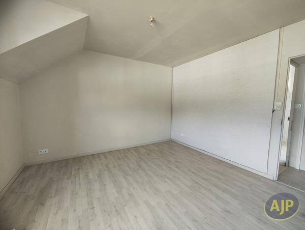 Maison à louer Segre : 3 pièces, 59m² avec 2 chambre(s) à 605€ - AJP Immobilier Segré