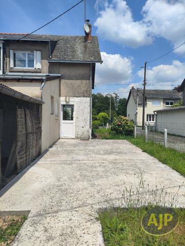 Maison à louer Segre : 3 pièces, 59m² avec 2 chambre(s) à 605€ - AJP Immobilier Segré