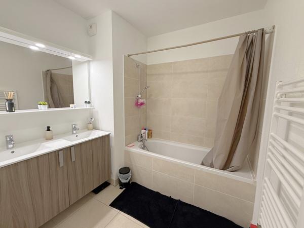 Appartement
         3 pièces
        - 64 m² Exclusivité 190 000 € *