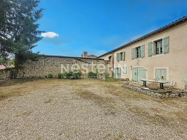 A vendre maison centre ville d Auch 148 m2 avec jardin au calme et garage
