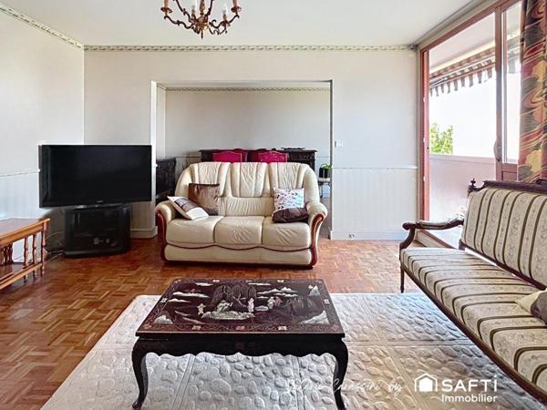 RÉSIDENCE AVEC PISCINE ET ESPACES VERTS