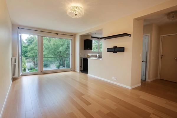 3 pièces lumineux avec balcon et box fermé – Parc de Saint-Maur