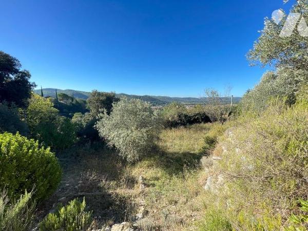 Maison à vendre à Gréoux-les-Bains (04800) en Alpes-de-Haute-Provence (04):

Sur les hauteurs...