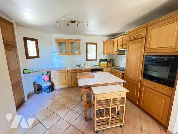 Maison à vendre à Gréoux-les-Bains (04800) en Alpes-de-Haute-Provence (04):

Sur les hauteurs...