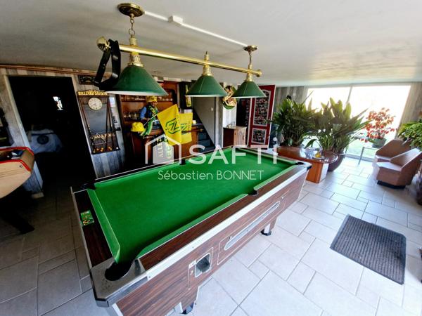 Maiosn d'habitation avec étang