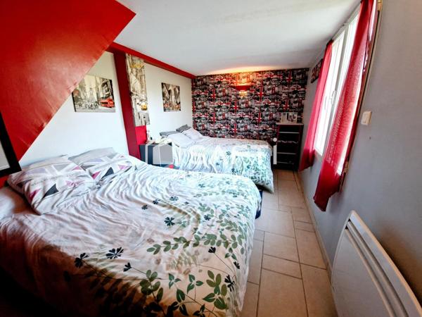 Maiosn d'habitation avec étang