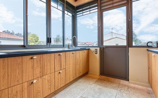 Maison à vendre    4 pièces •  Pessac