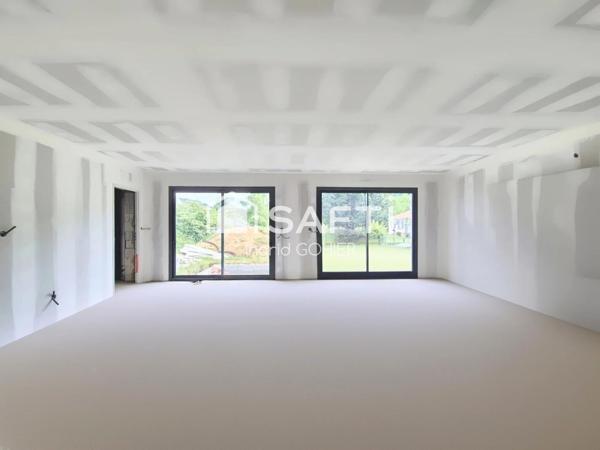 Maison neuve à personnaliser, plain-pied, piscine et garage