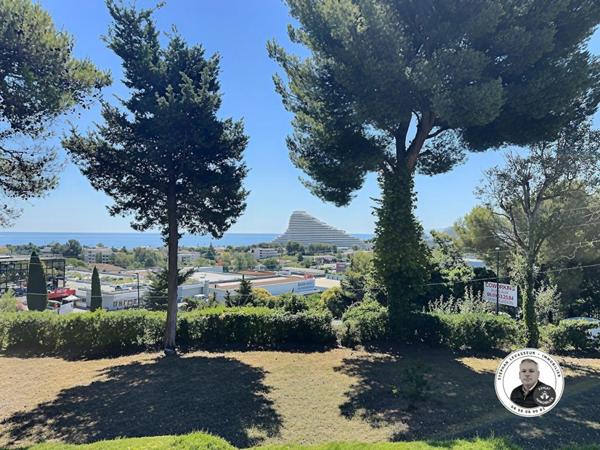 Appartement 2 pièce(s) 49.67 m2 - VUE MER