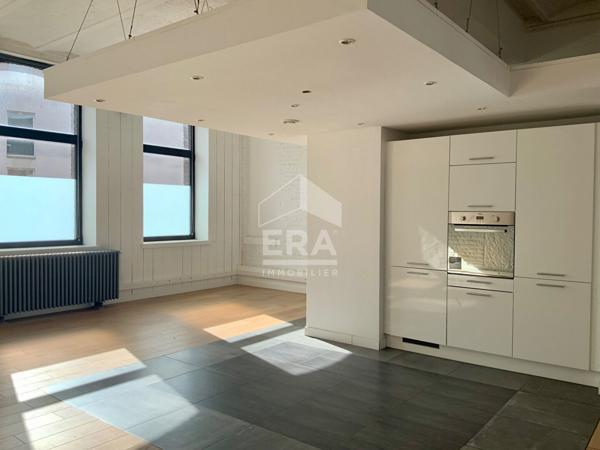 Grand loft 160 m² avec 3 places de parking à Lille