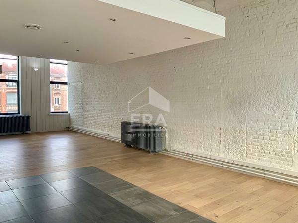 Grand loft 160 m² avec 3 places de parking à Lille
