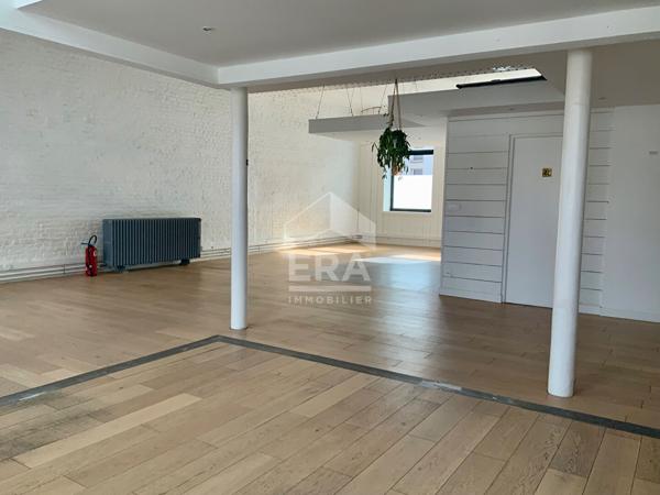 Grand loft 160 m² avec 3 places de parking à Lille