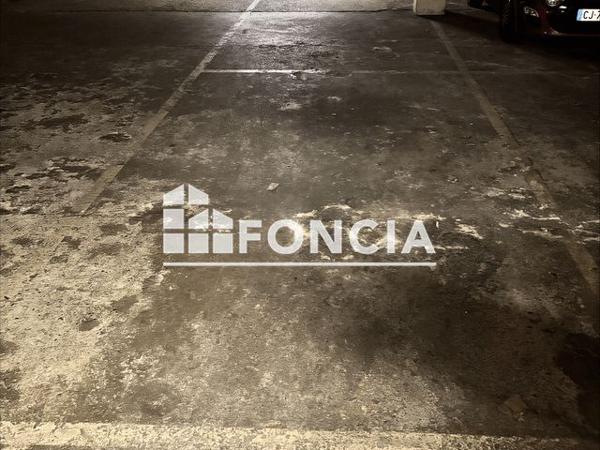 Location Parking - 30/32 RUE DU POTEAU Paris 75018