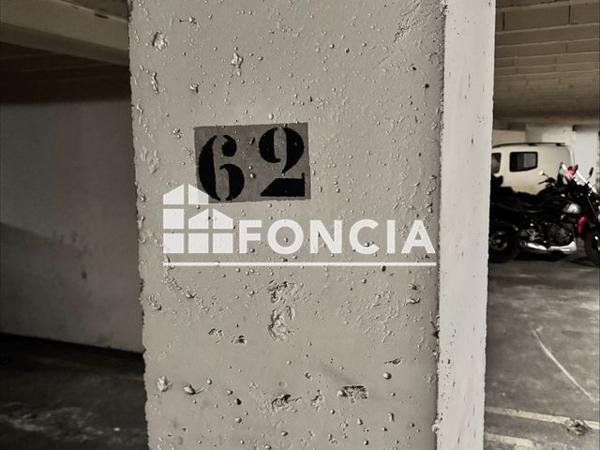 Location Parking - 30/32 RUE DU POTEAU Paris 75018