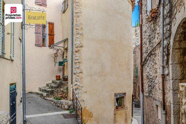 DESIGN ET AUTHENTICITE POUR CETTE MAISON DE VILLAGE UNIQUE !