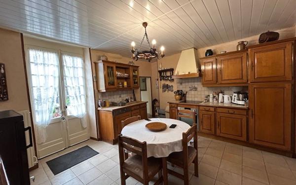 Maison à vendre    6 pièces • 172 m2 Donzy