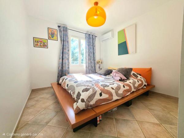 Maison Sanary Sur Mer  au calme 5 pièce(s) 103 m2 ,piscine ,jardin,garage
