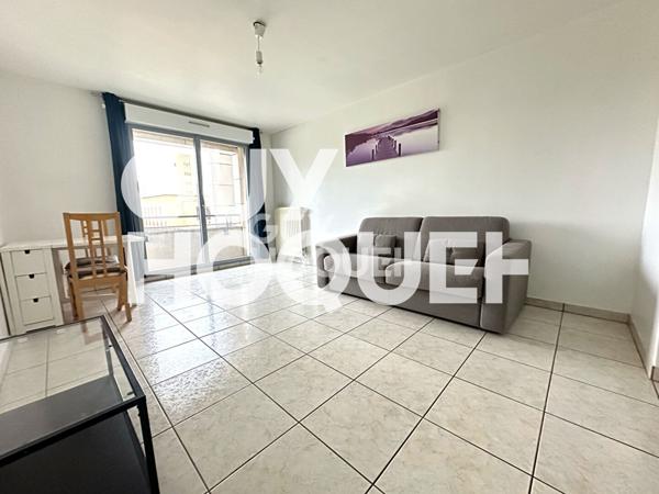 grand 2 pièces meublé - centre ville