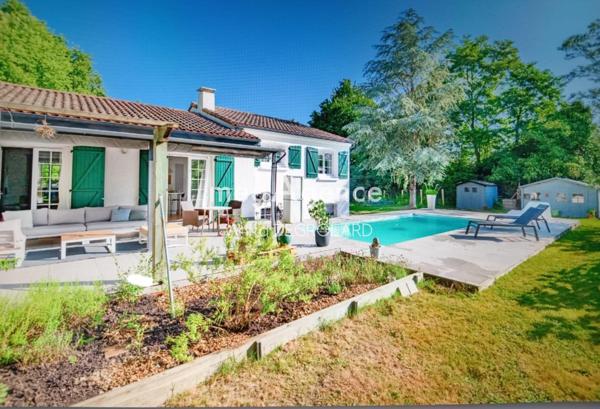Maison à LES CLOUZEAUX, 85430 - 5 pièces 200m²