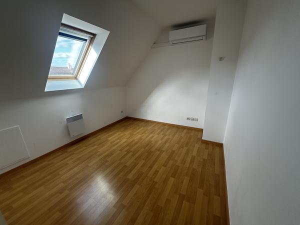 Maison
         5 pièces
        - 95 m² 235 400 € *