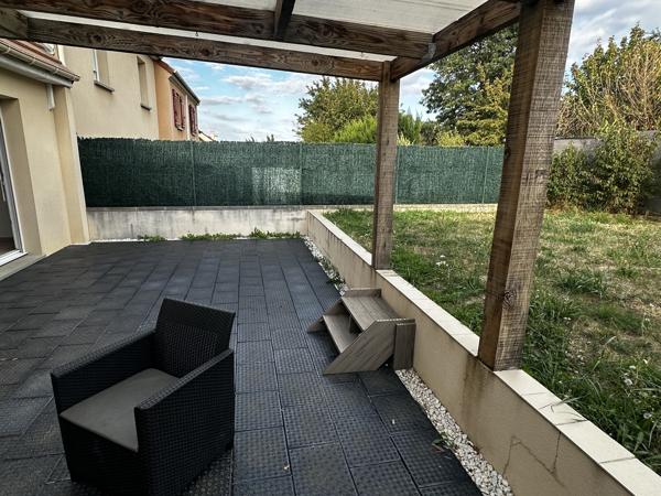Maison
         5 pièces
        - 95 m² 235 400 € *
