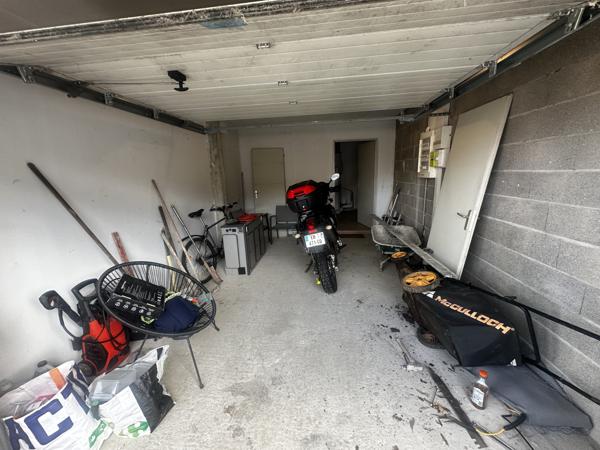 Maison
         5 pièces
        - 95 m² 235 400 € *