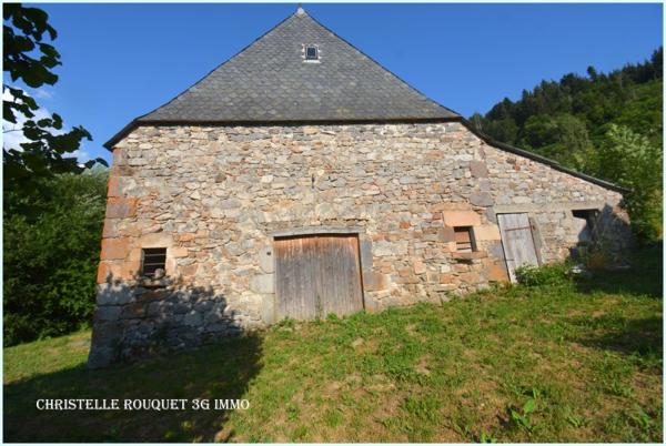 Vente / Corps de ferme à Saint-Sauves-d'Auvergne (63950)