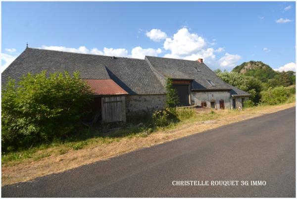 Vente / Corps de ferme à Saint-Sauves-d'Auvergne (63950)