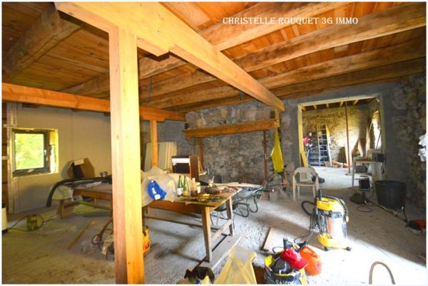 Vente / Corps de ferme à Saint-Sauves-d'Auvergne (63950)