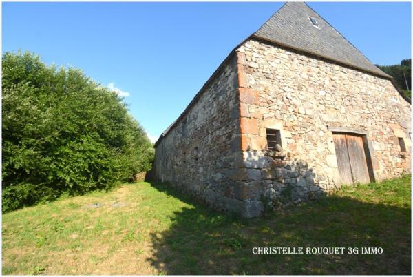 Vente / Corps de ferme à Saint-Sauves-d'Auvergne (63950)