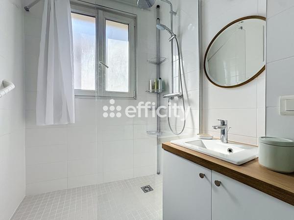 Appartement
         6 pièces
        - 115 m² Exclusivité 770 000 € *