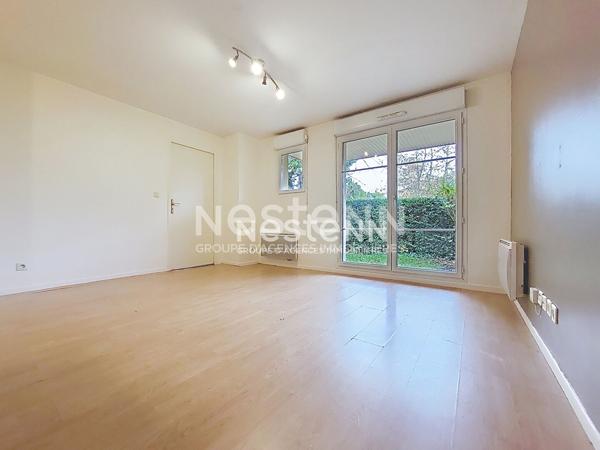 A louer :  Appartement à Fontenay Le Fleury 2 pièces rez de jardin avec parking s/sol
