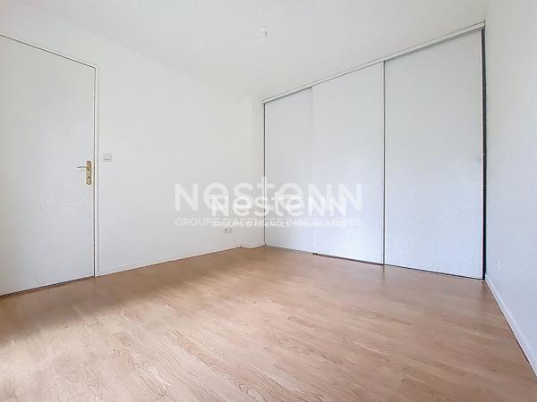 A louer :  Appartement à Fontenay Le Fleury 2 pièces rez de jardin avec parking s/sol