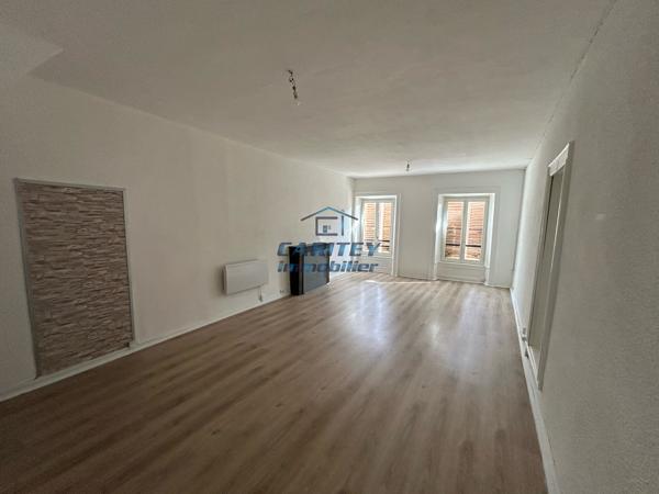 APPARTEMENT DE TYPE F3 LURE 62 M² - CENTRE VILLE LURE