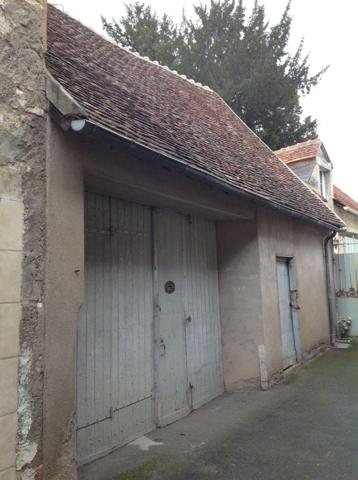 Maison de ville à vendre à Saint-Gaultier dans l'Indre (36800), ref : 037/1752