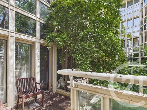 Appartement F4 à vendre  4 pièces - 93,03 m 2   PARIS  - 75011