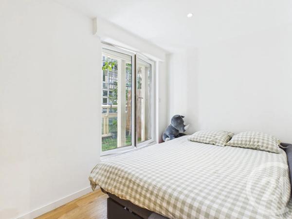 Appartement F4 à vendre  4 pièces - 93,03 m 2   PARIS  - 75011