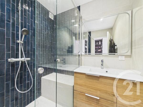 Appartement F4 à vendre  4 pièces - 93,03 m 2   PARIS  - 75011